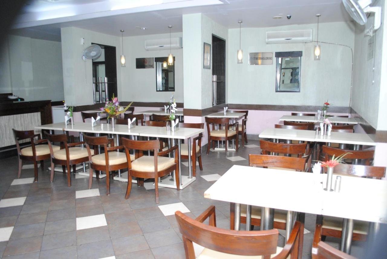The Tourist - 1 Min From Railway Station Hotel New Delhi
