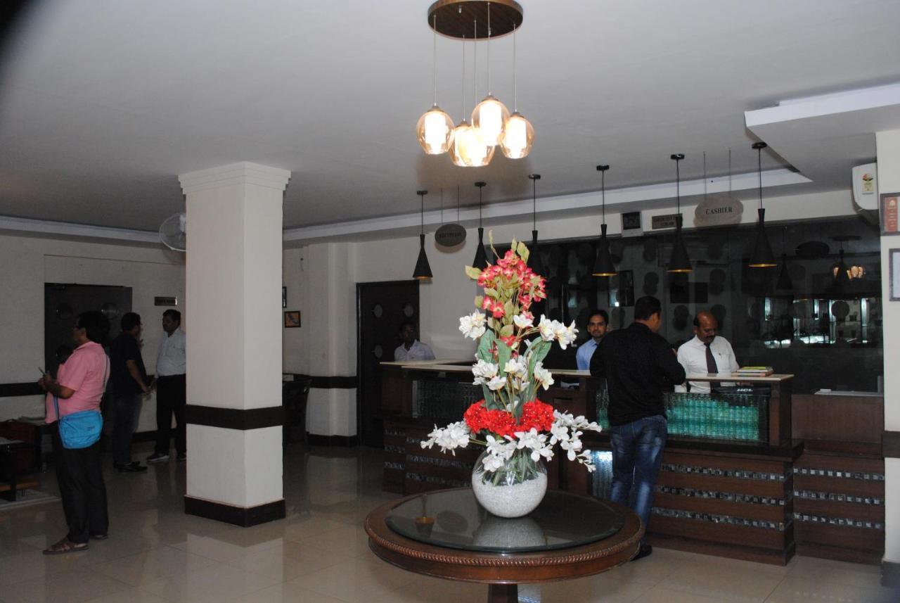 Hotel The Tourist - 1 Min From Railway Station