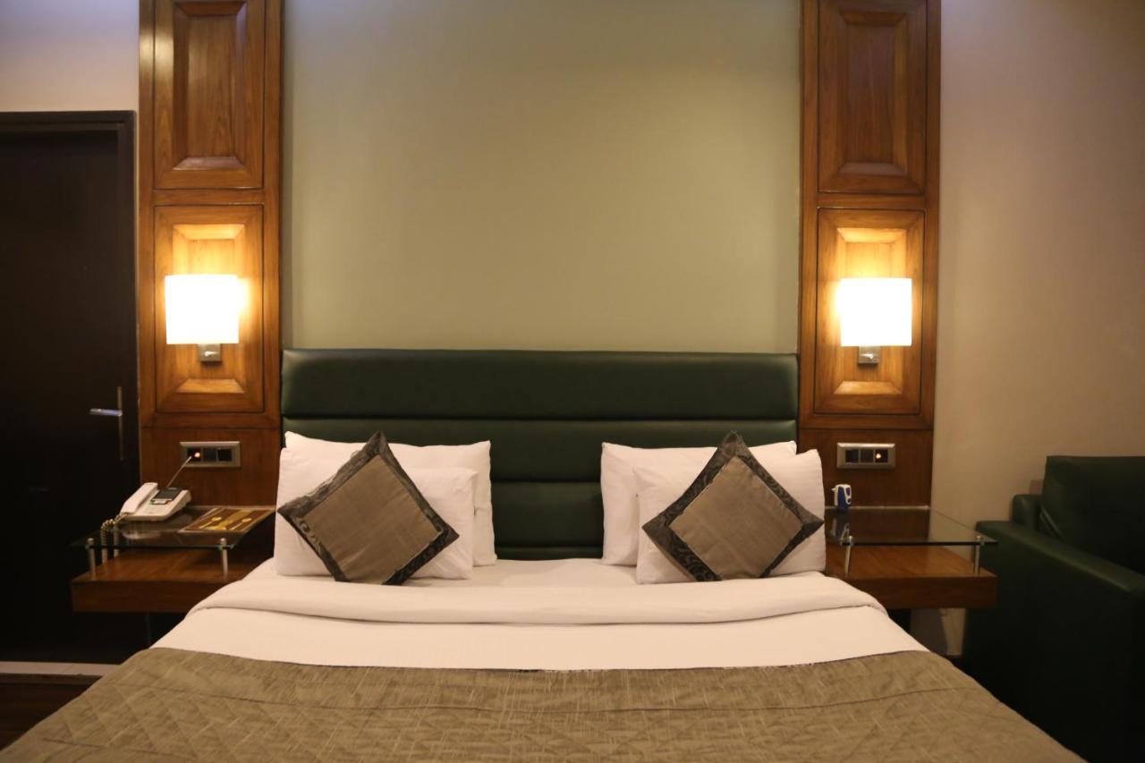 Hotel Deer Parkk New Delhi