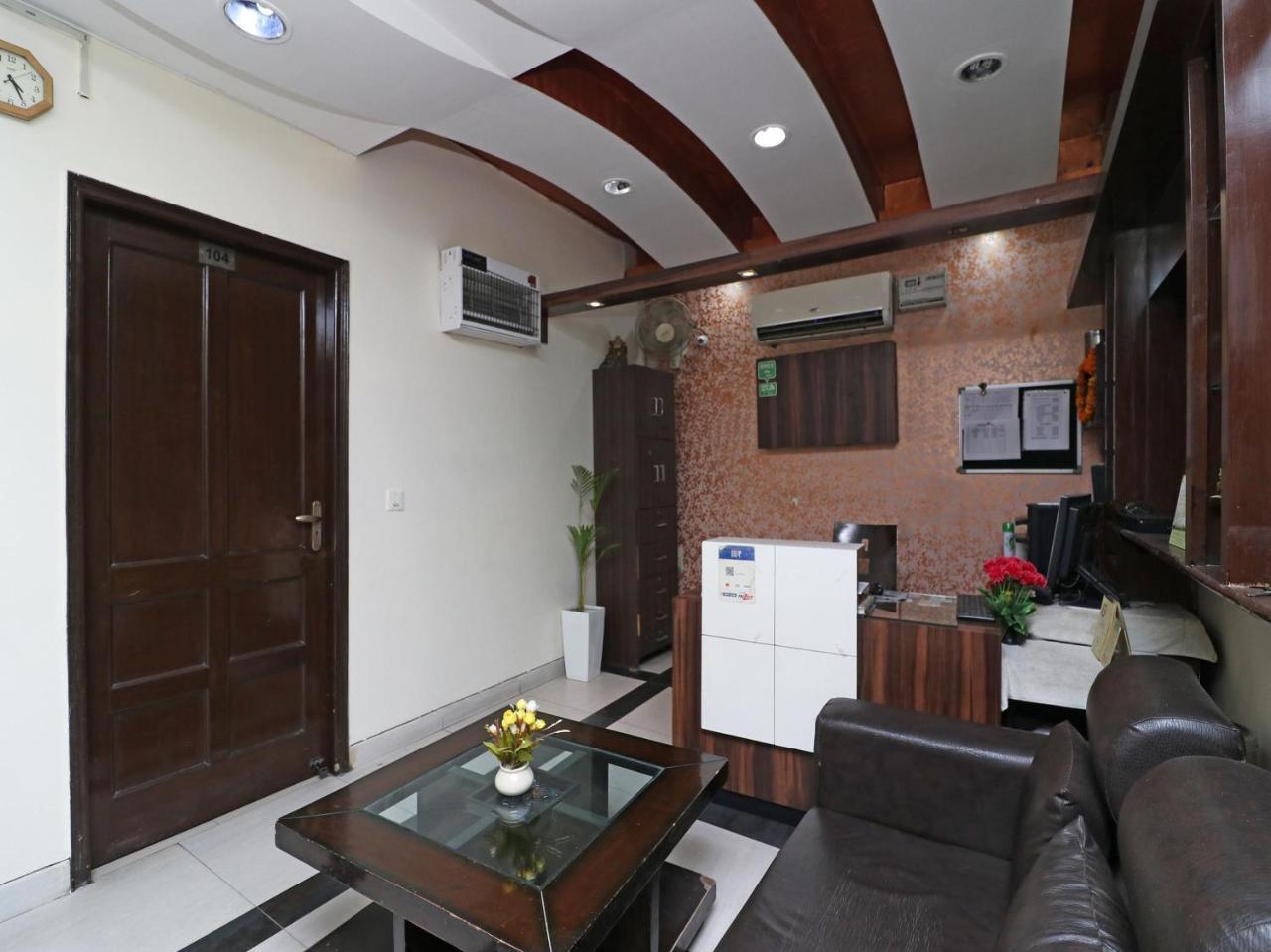 Hotel Vaccinated Staff- Oyo 3863 Iris 3*