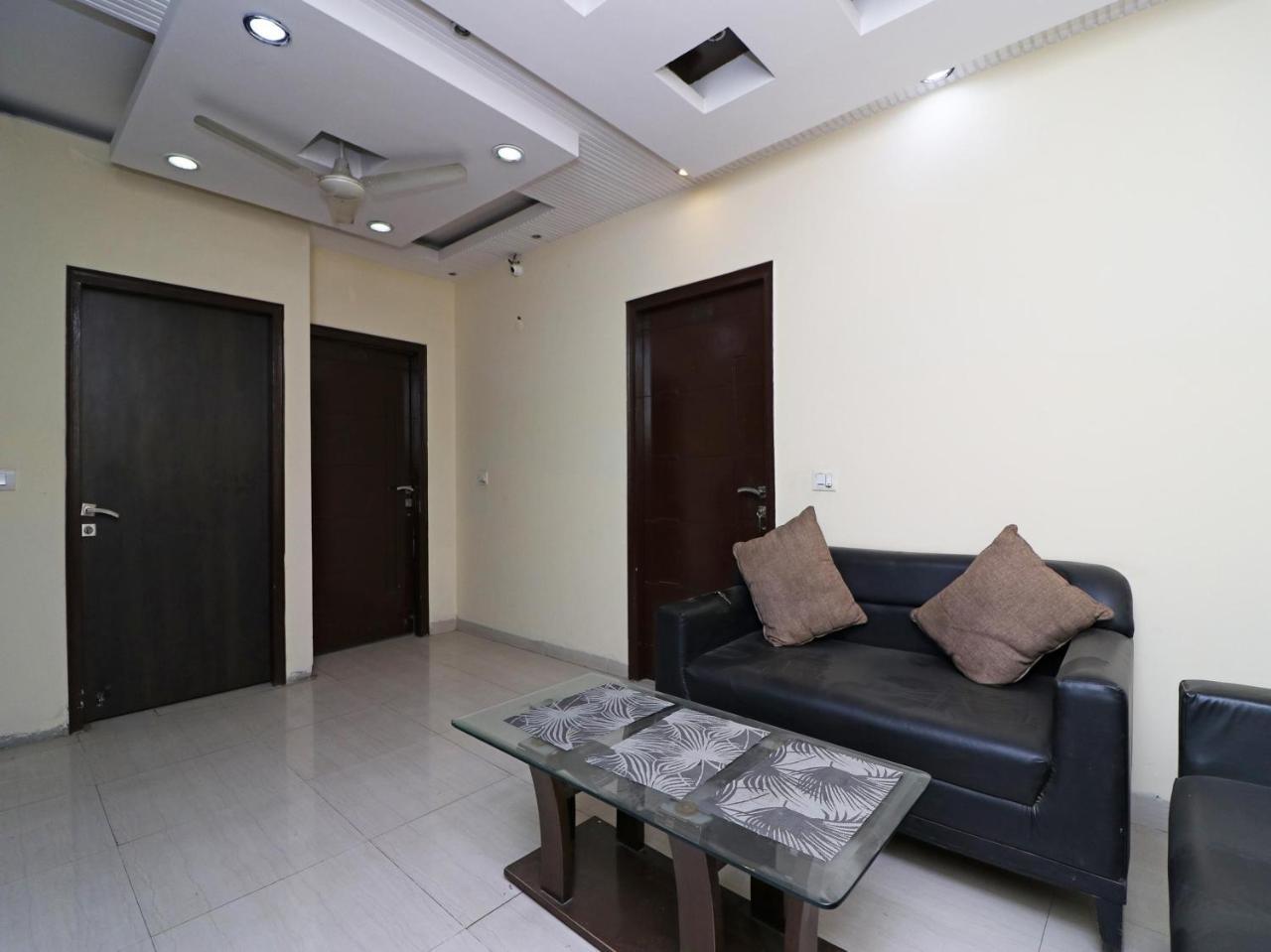 Vaccinated Staff- Oyo 3863 Iris Hotel 3*