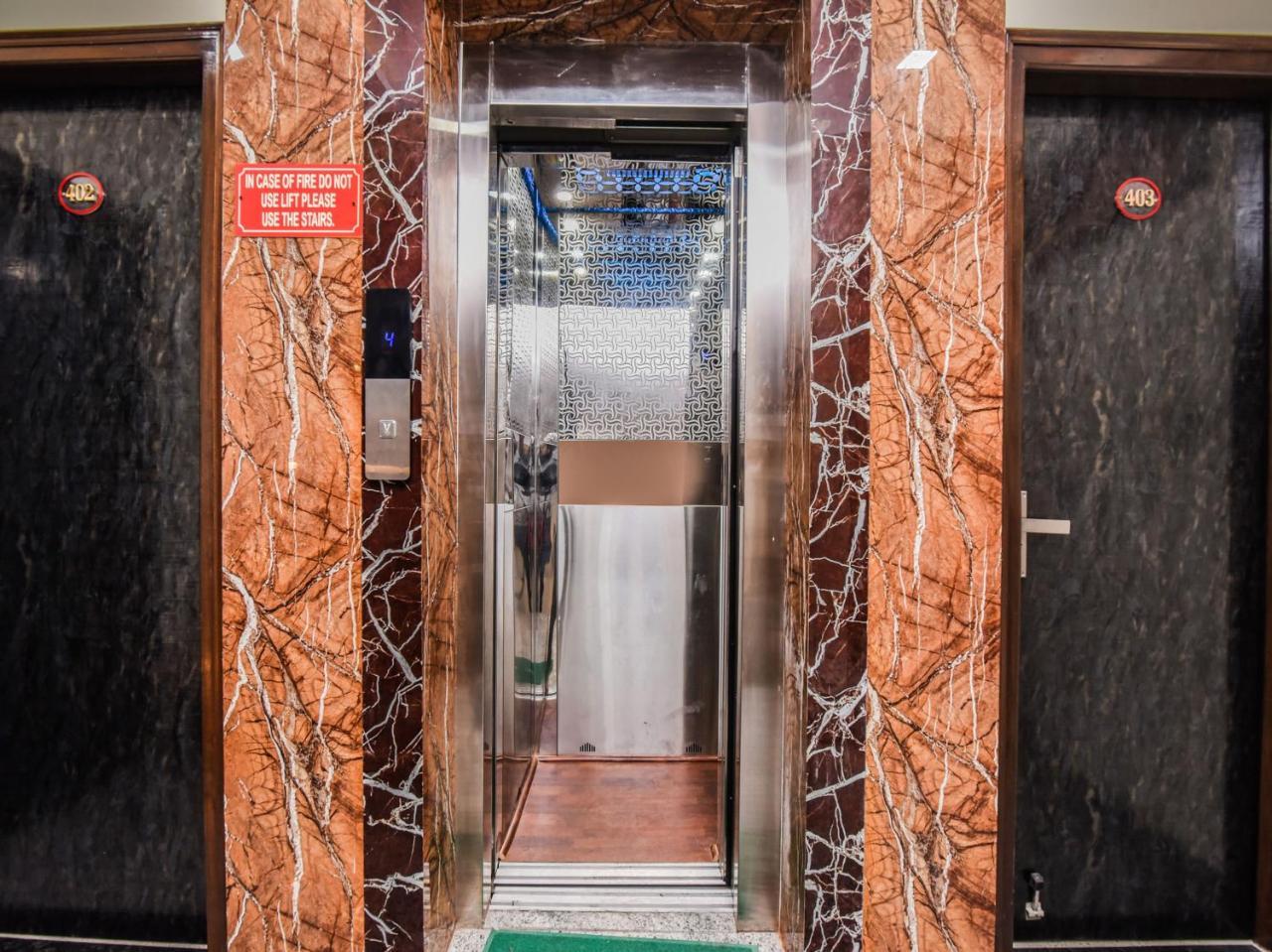 Dollar Hotel 3*