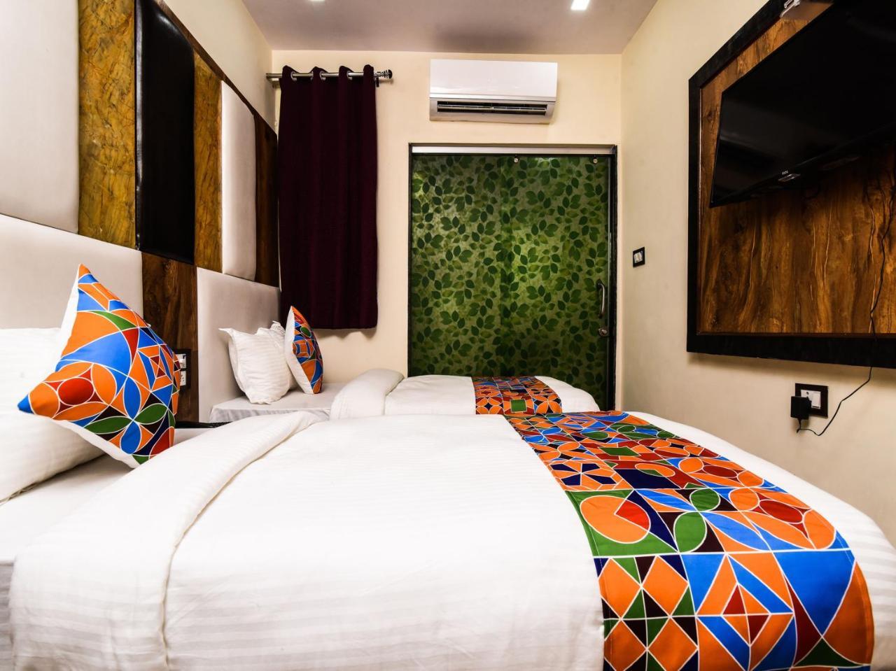 Dollar Hotel