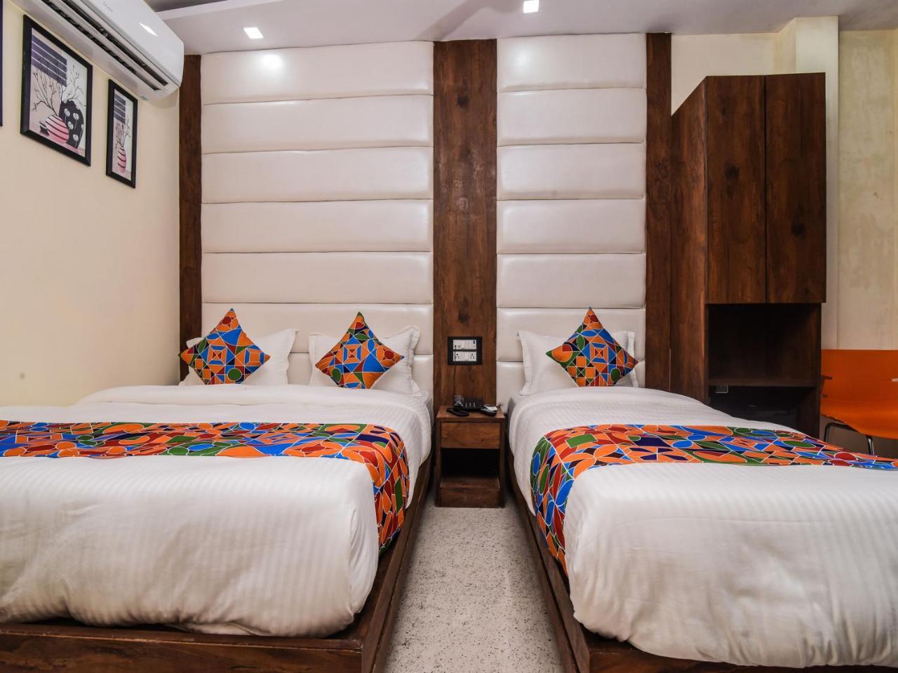 Dollar Hotel