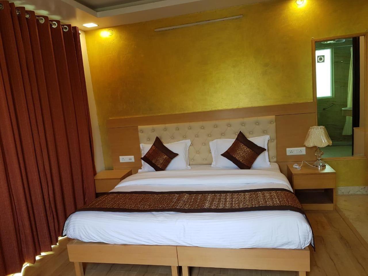 Hotel Mira International