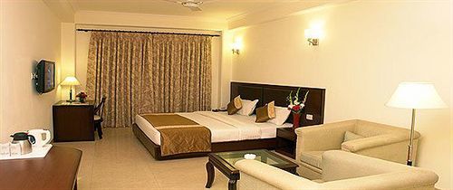 Alpine Tree Hotel 3*