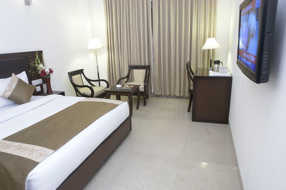 Hotel Alpine Tree New Delhi