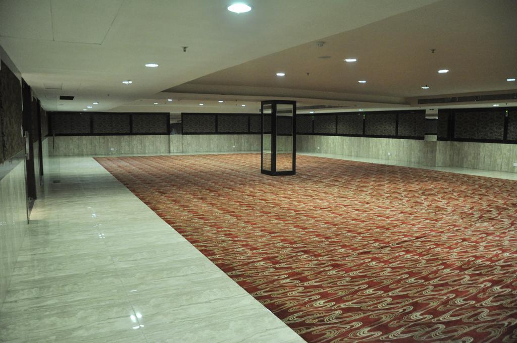 Pitrashish Pride Igi Intl Airport Hotel