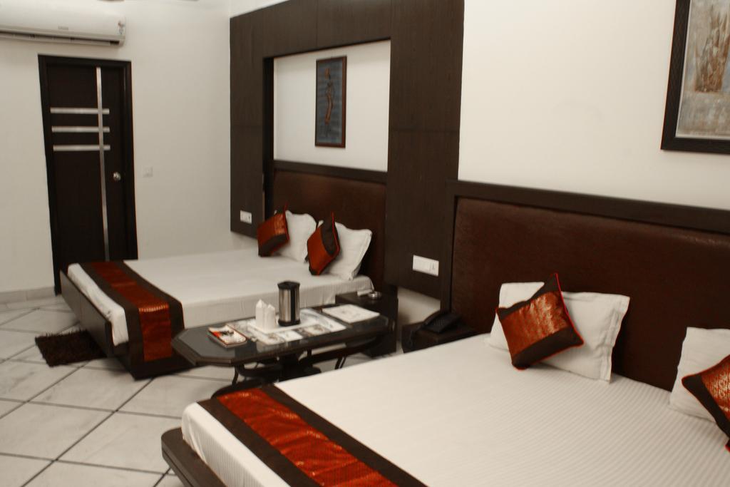 Hotel Apra Inn New Delhi
