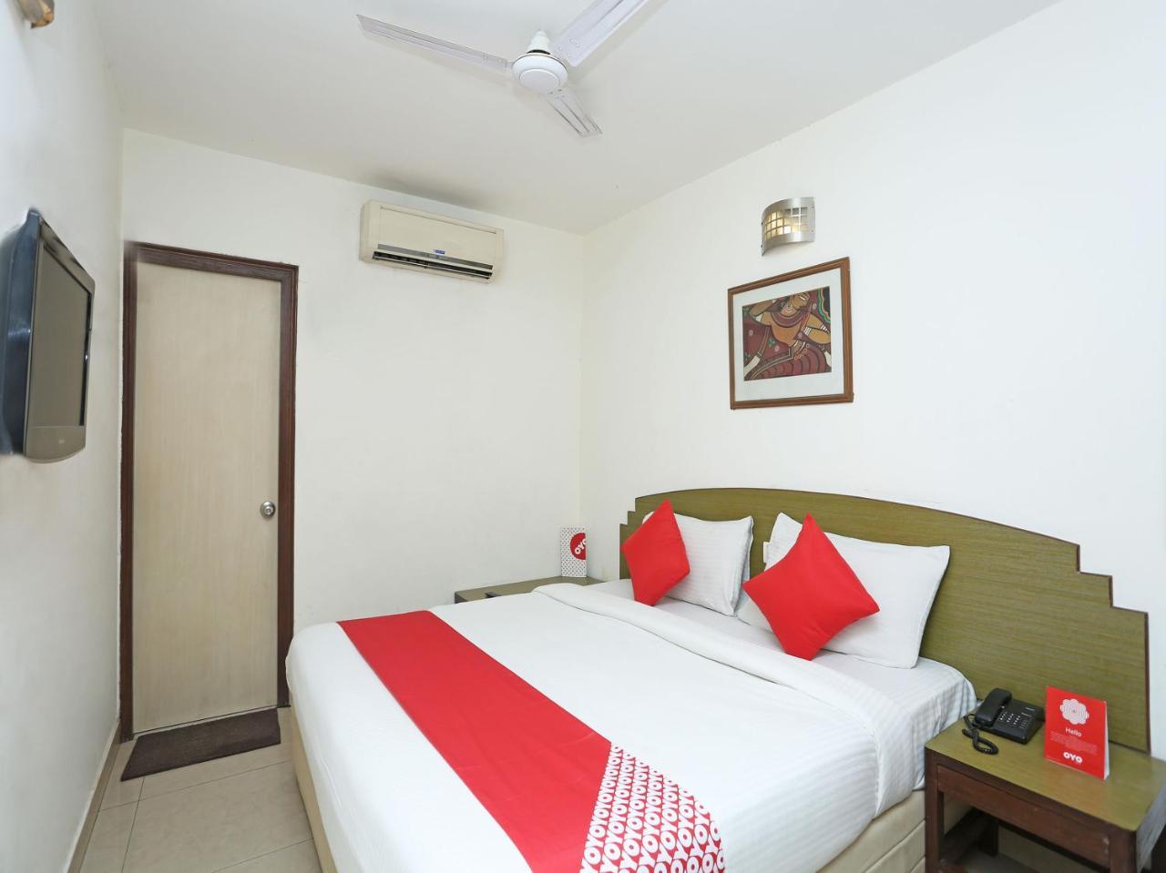 Oyo 738 Castle Hotel 3*