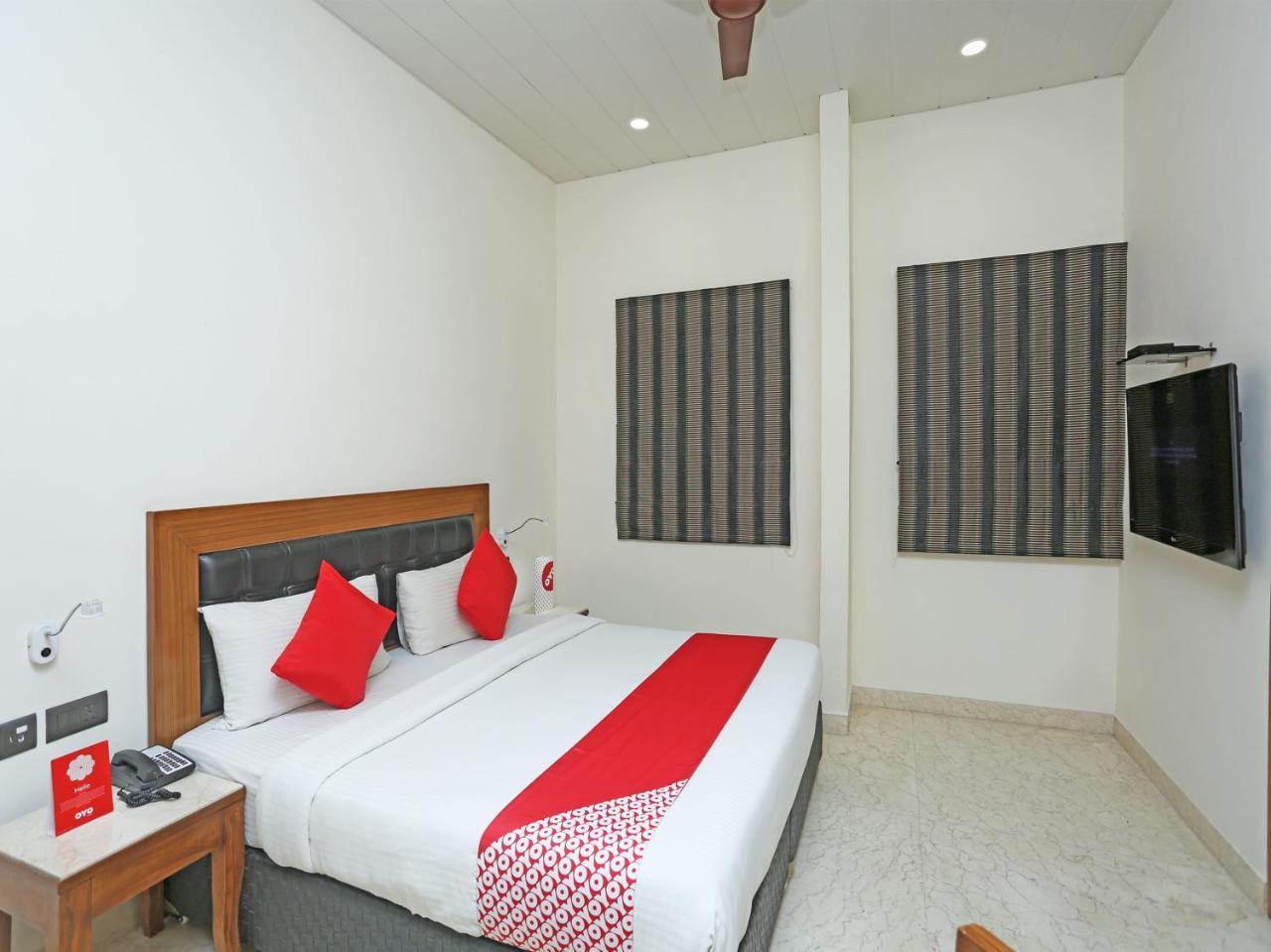 Oyo 738 Castle Hotel 3*