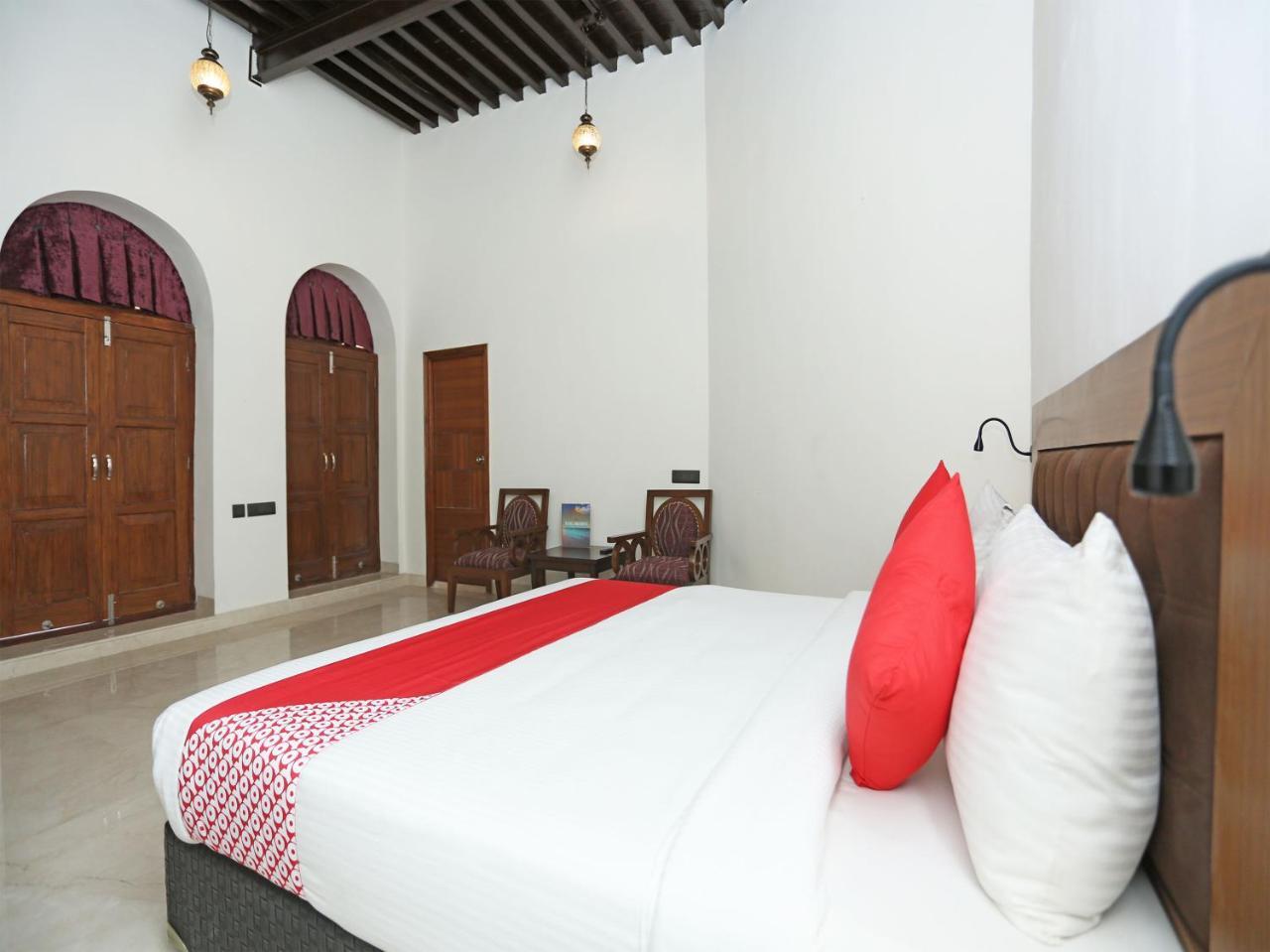 Oyo 738 Castle