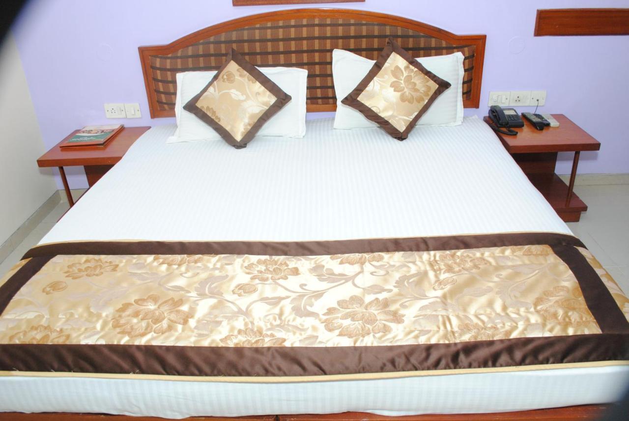 The Tourist - 1 Min From Railway Station Hotel 3*