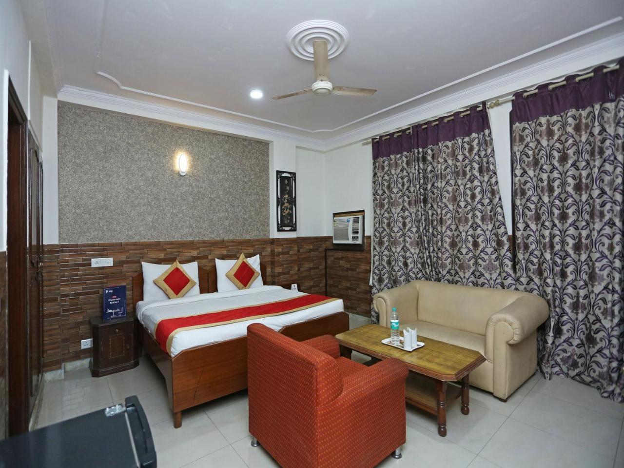 Hotel Oyo 472 Sareen New Delhi