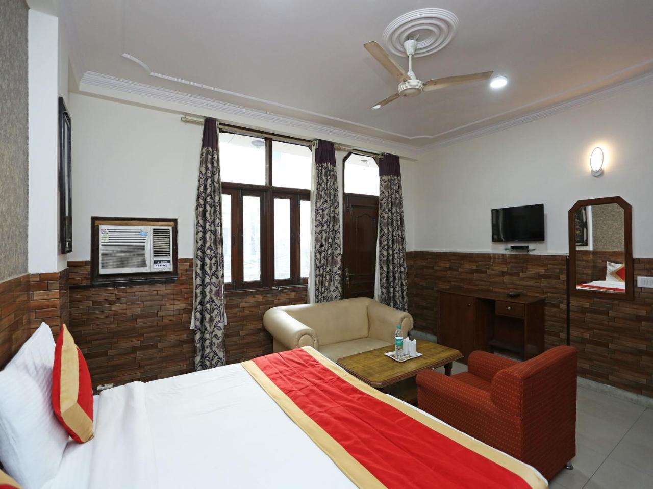 Oyo 472 Sareen Hotel 3*