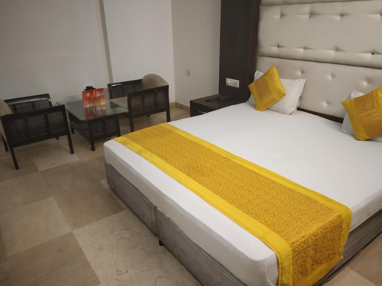 City Heights 3* New Delhi