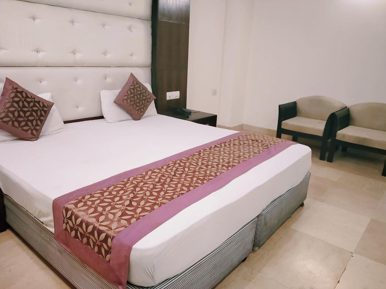 City Heights Hotel New Delhi