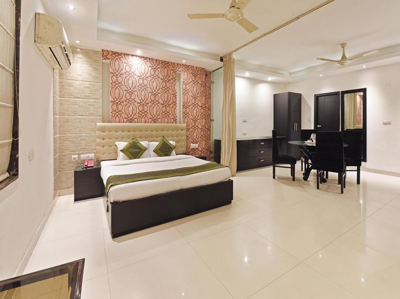 Treebo Trend B Continental Hotel 3*