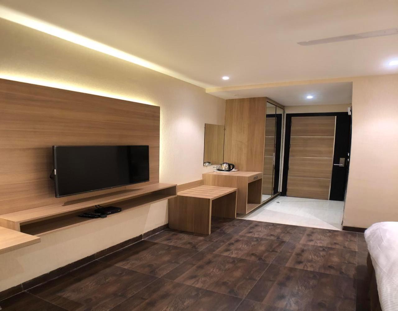 Solitaire Hotel New Delhi