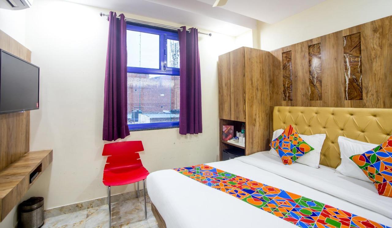 Dollar Hotel 3*
