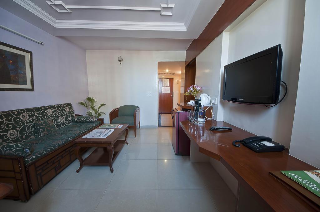 Hotel The Tourist - 1 Min From Railway Station 3*
