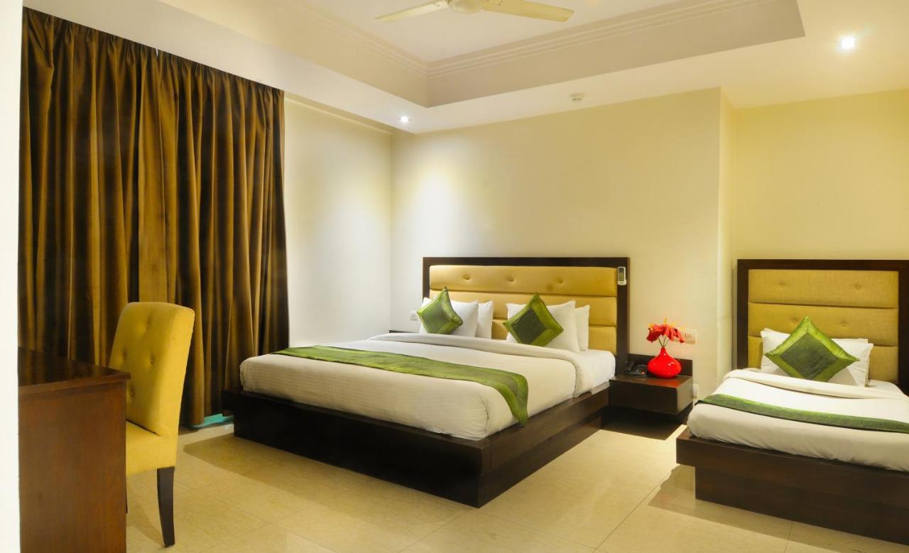 Aura @airport Hotel 3*
