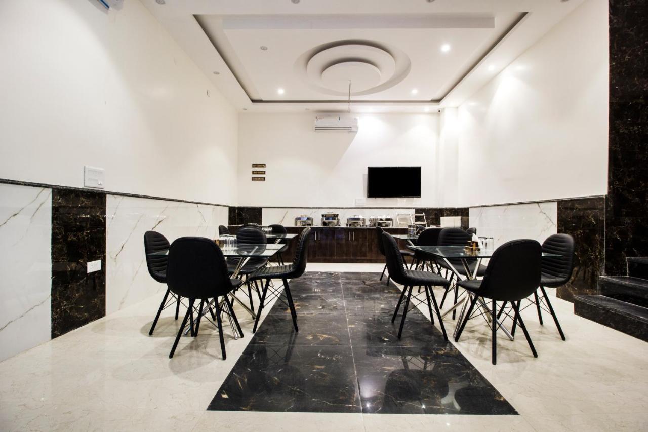 Hotel Olivia Entrance Delhi Airport Mahipalpur New Delhi
