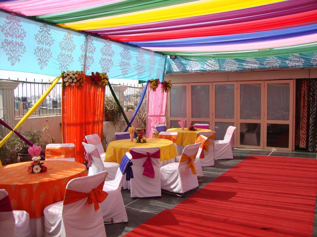 Sarthak Palace Near Karol Bagh Metro Station New Hotel 3*