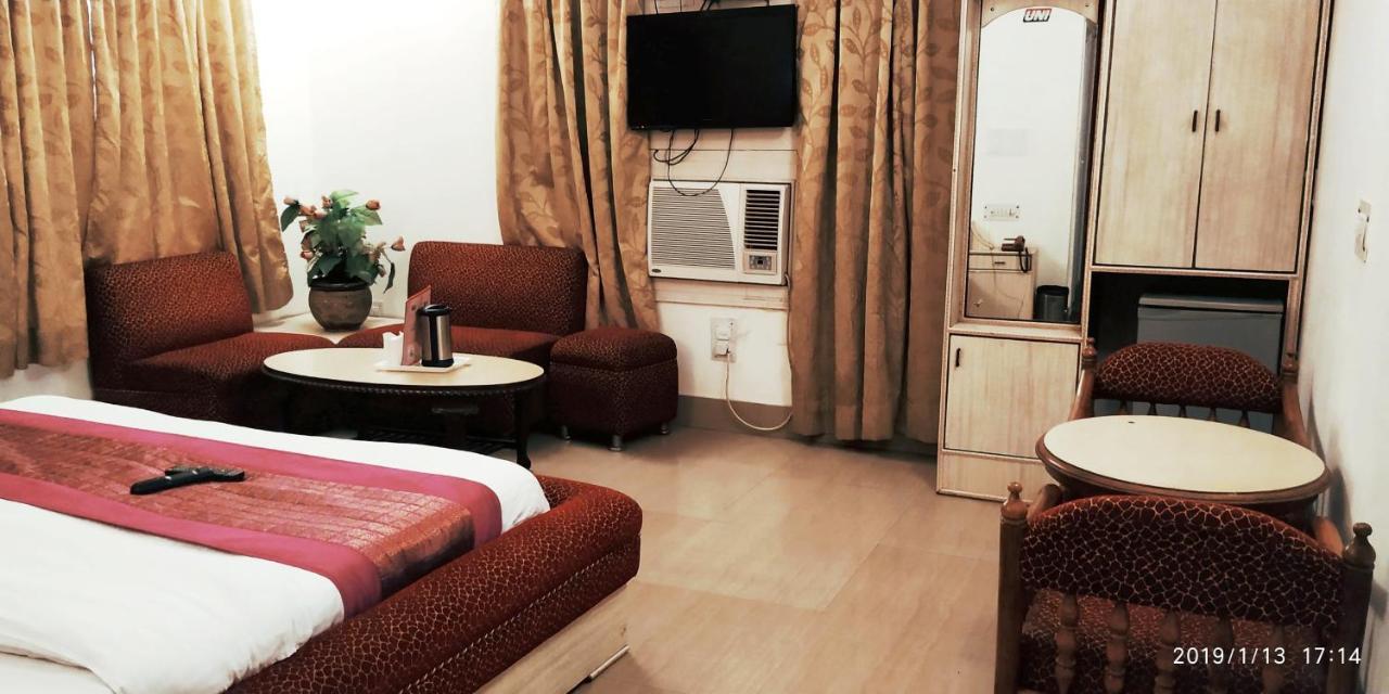 India International 3* New Delhi