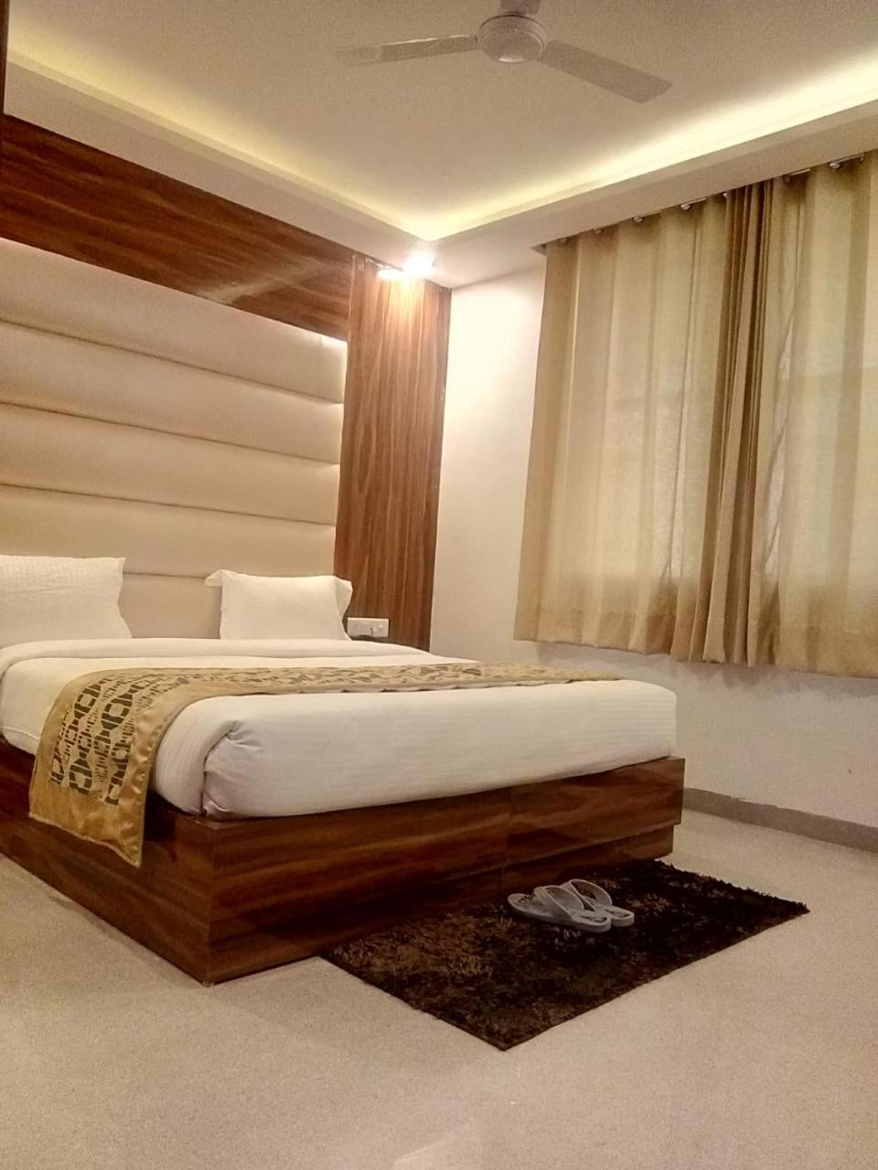 Hotel Olivia Entrance Delhi Airport Mahipalpur New Delhi