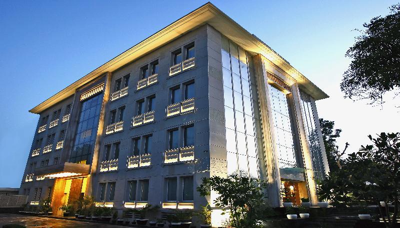 Hotel Muse Sarovar Portico Nehru Place 4*