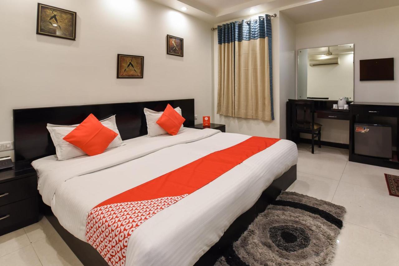Oyo Flagship 18940 Hotel Swathi Hotel