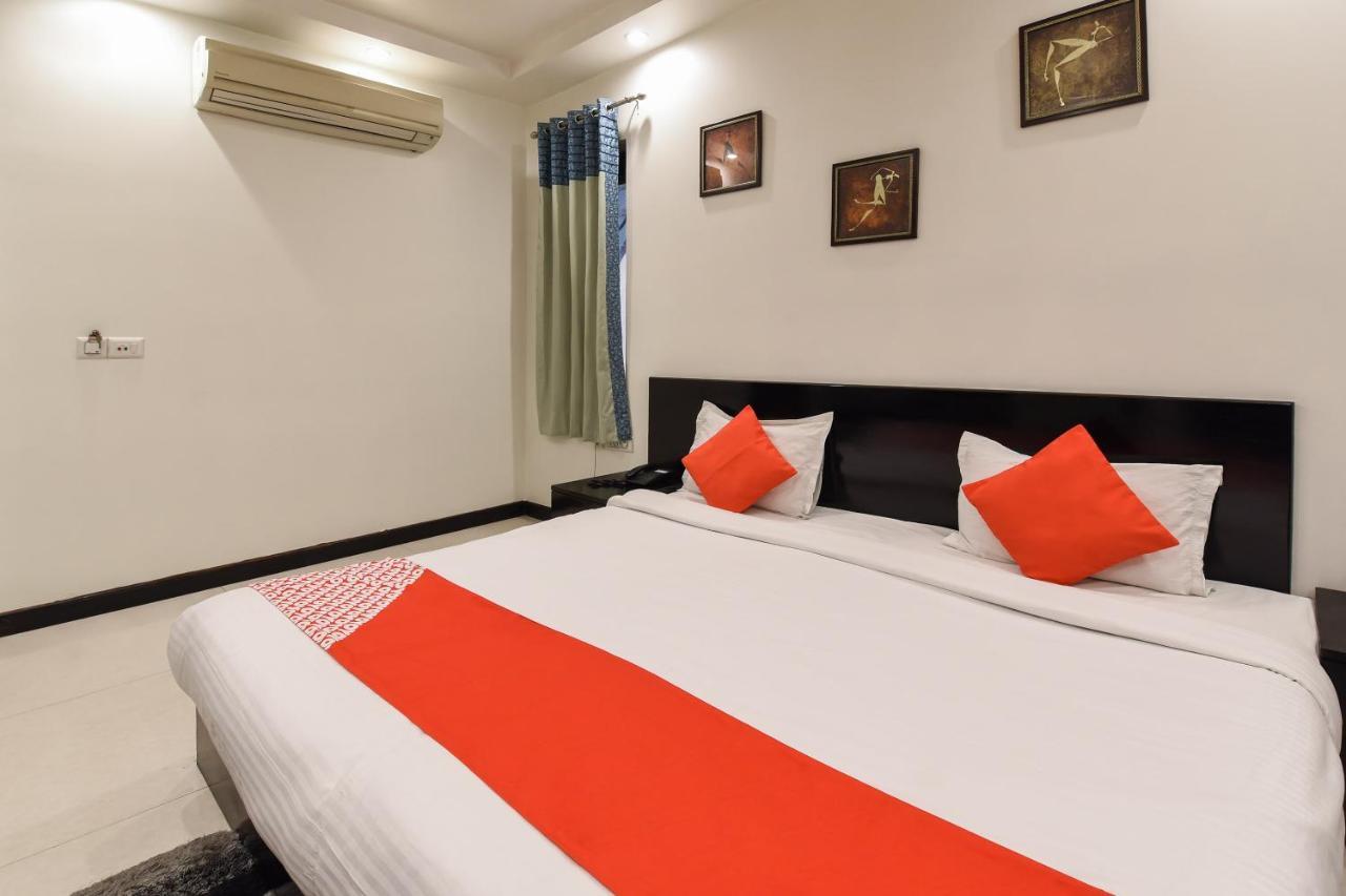 Oyo Flagship 18940 Hotel Swathi Hotel