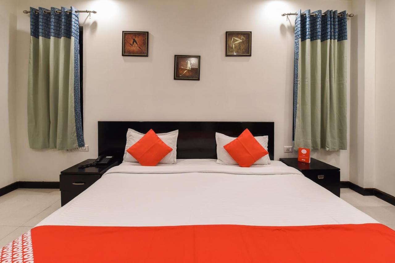 Oyo Flagship 18940 Hotel Swathi Hotel