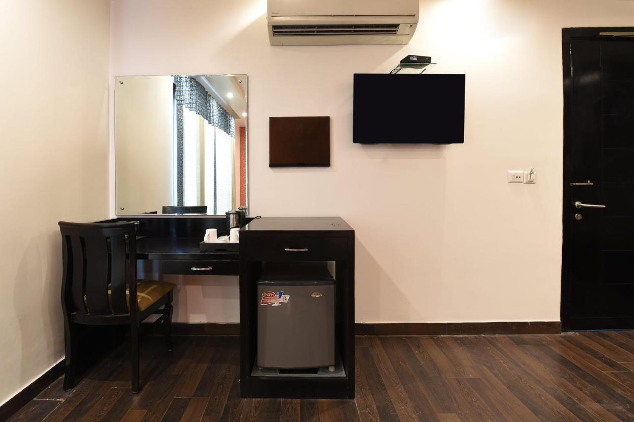 Oyo Flagship 18940 Hotel Swathi 3*