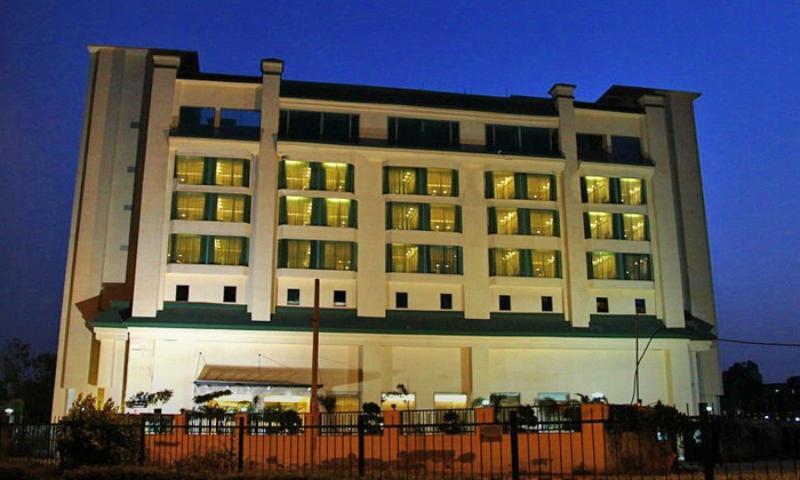 Hotel Ramada By Wyndham New Pitampura