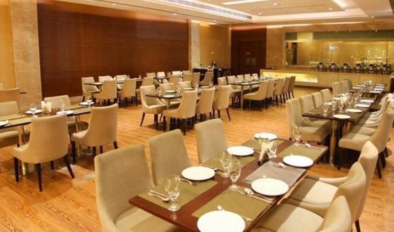 Ramada By Wyndham New Pitampura Hotel