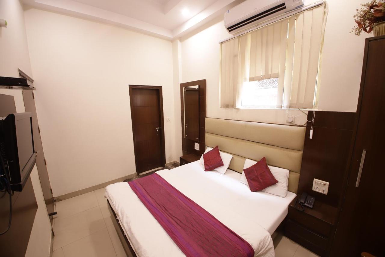 Golden Wings Guest house New Delhi