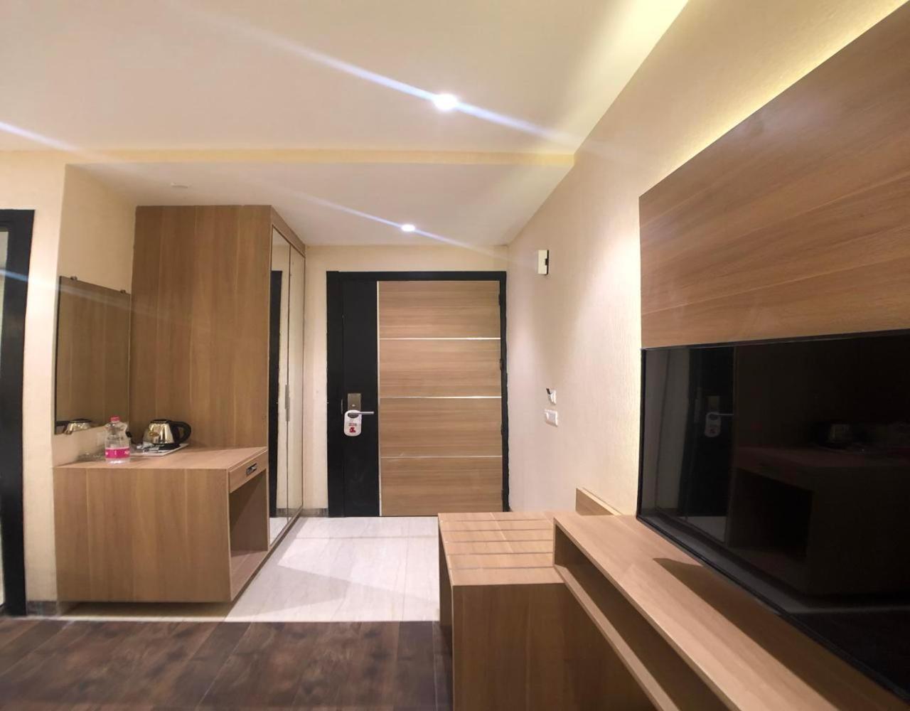 Hotel Solitaire New Delhi