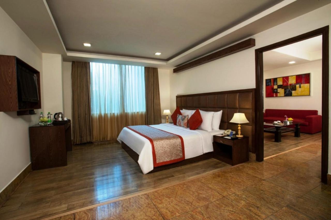 Taurus Sarovar Portico Hotel New Delhi