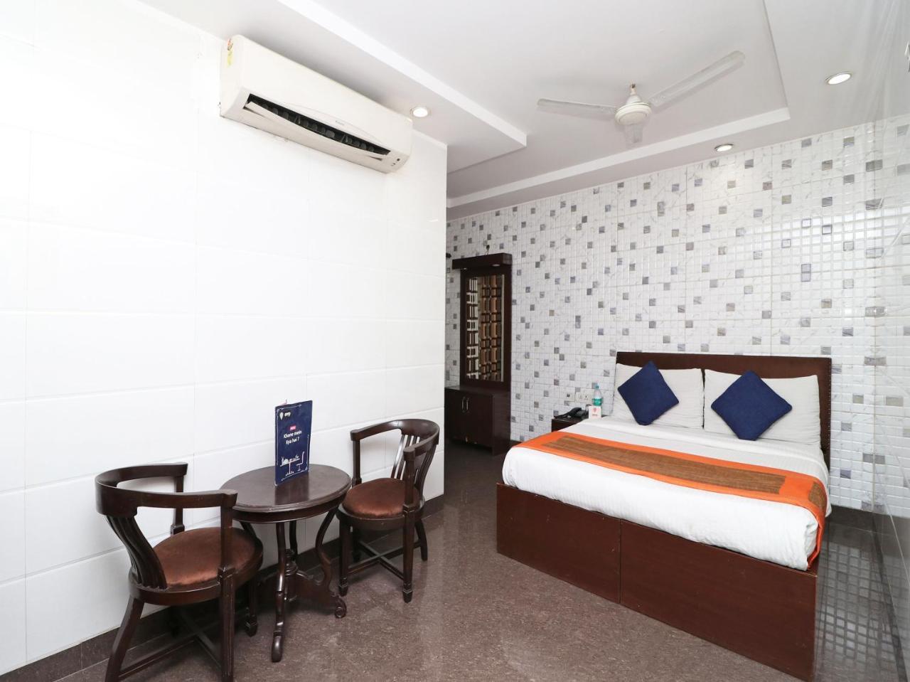 Hotel Oyo 2705 Preet Palace