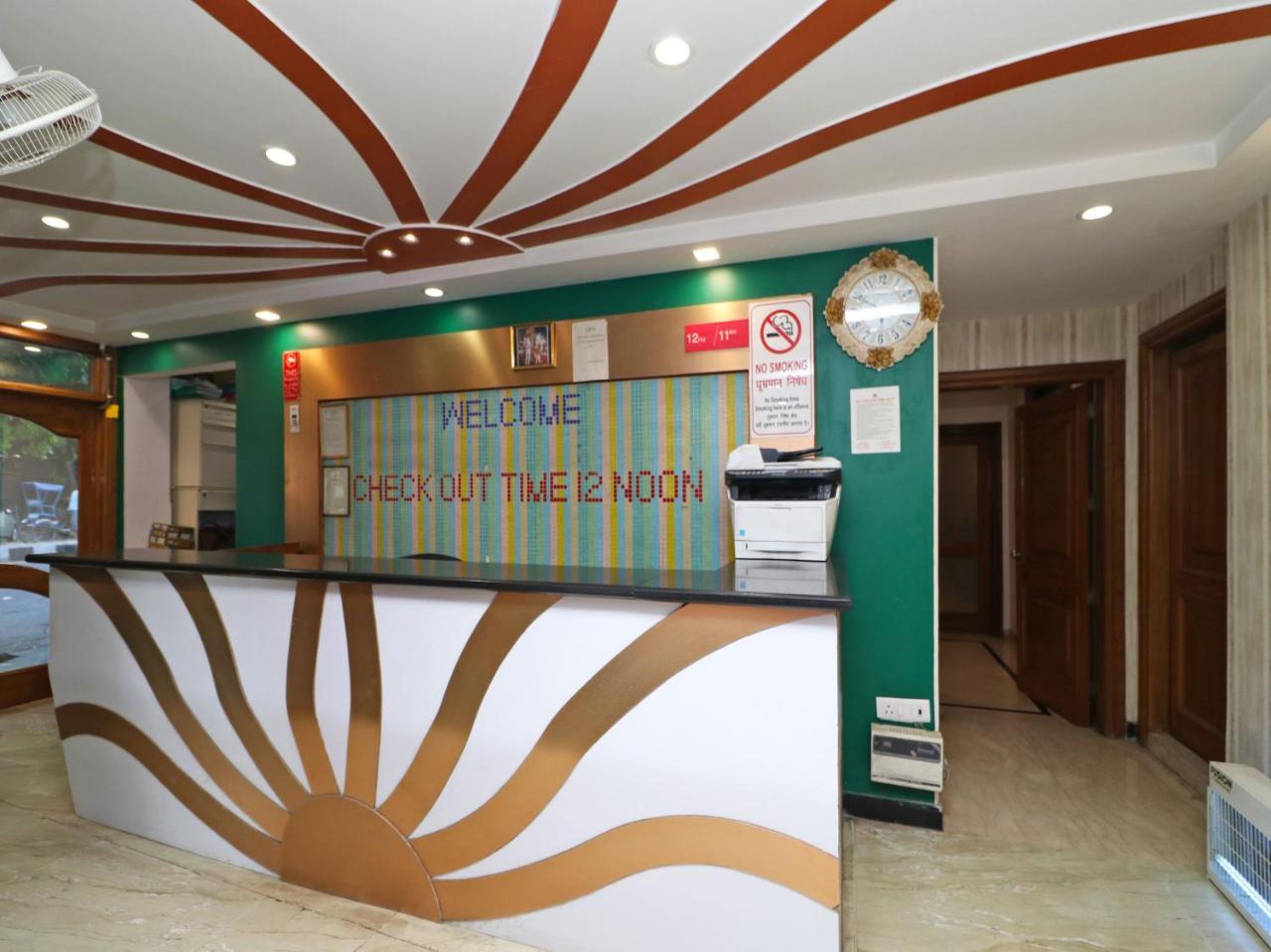 Oyo 2705 Preet Palace Hotel 3*
