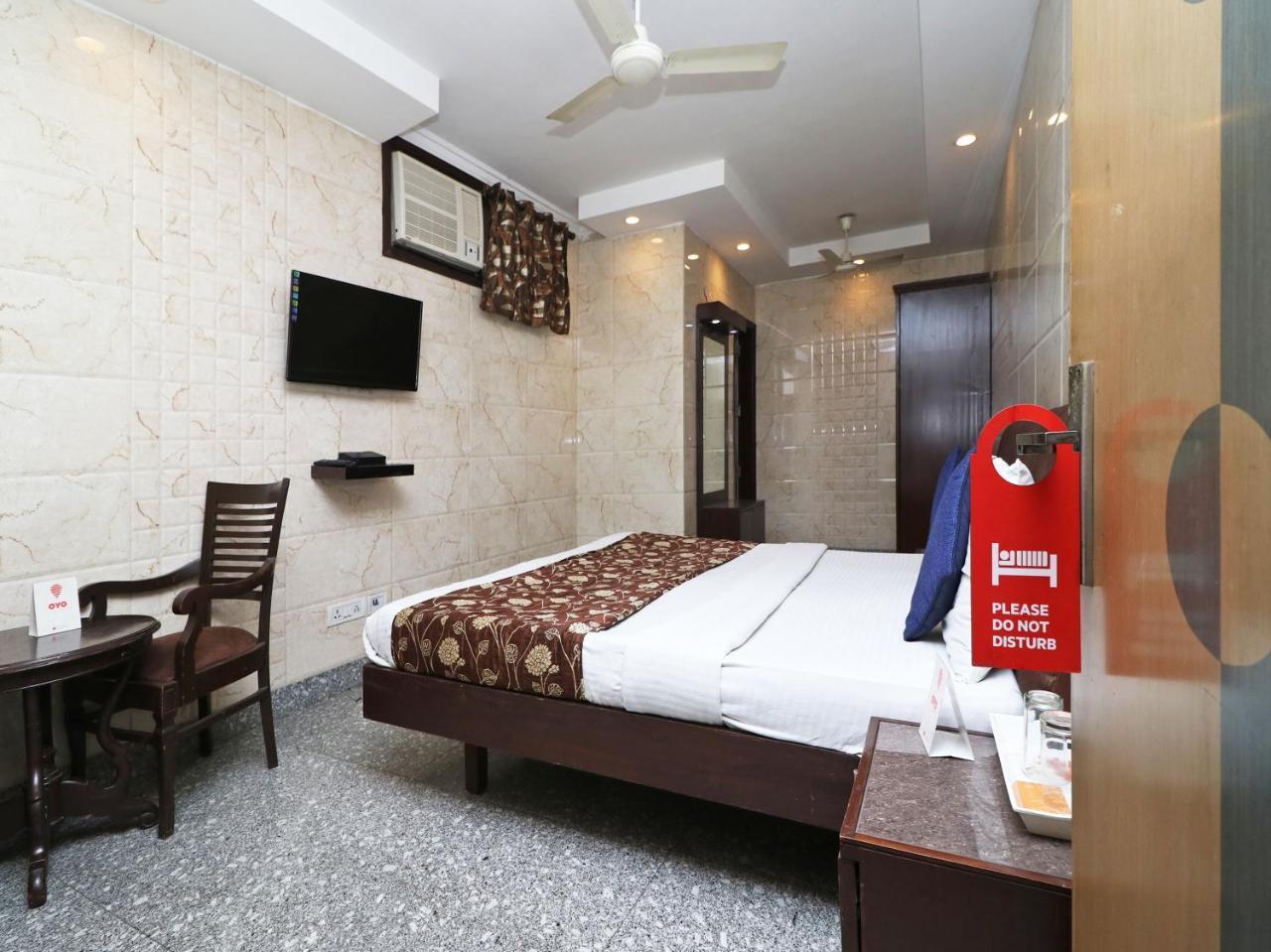 Oyo 2705 Preet Palace Hotel 3*