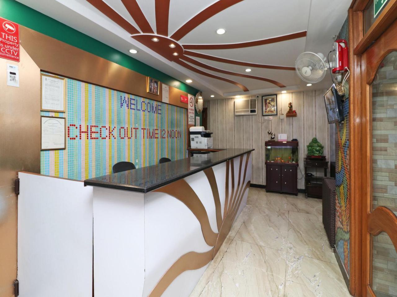 Oyo 2705 Preet Palace Hotel 3*