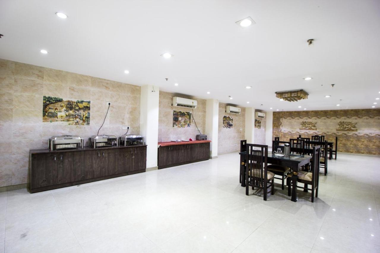 Hotel Alpine Tree New Delhi