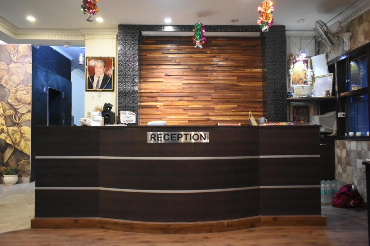 Kashish Plaza - 5 Mins From Metro Station Hotel