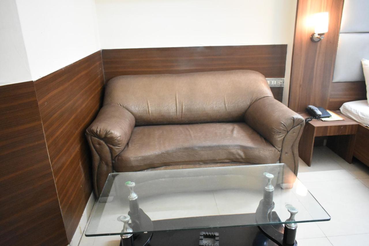 Kashish Plaza - 5 Mins From Metro Station Hotel