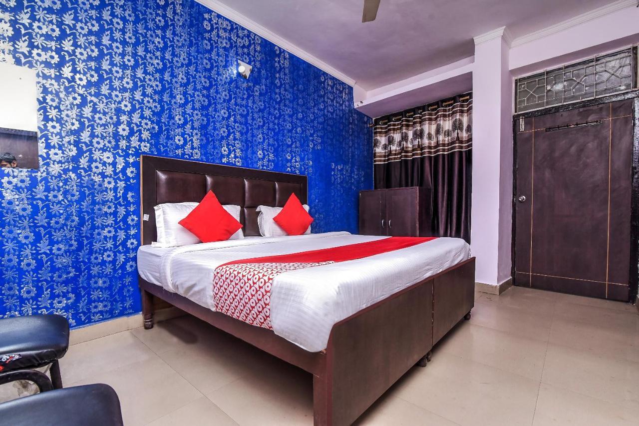 Oyo 18677 Airport Princess New Delhi