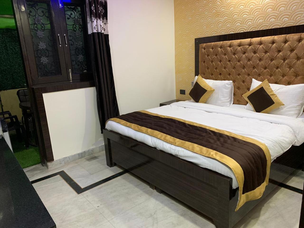 N.k. Residency * New Delhi