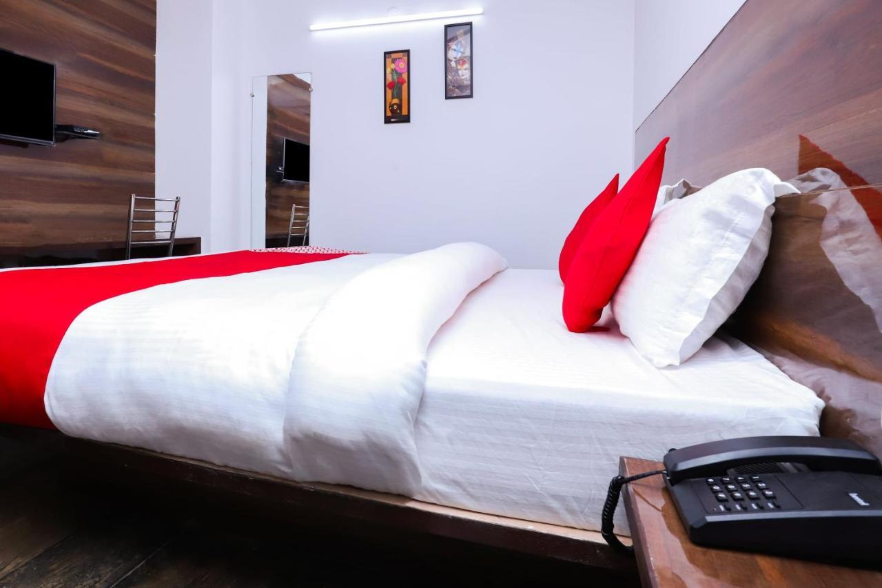 Oyo 28606 Kavya Residency Hotel 3*